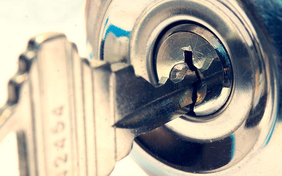 comment ouvrir une porte de voiture Nandy